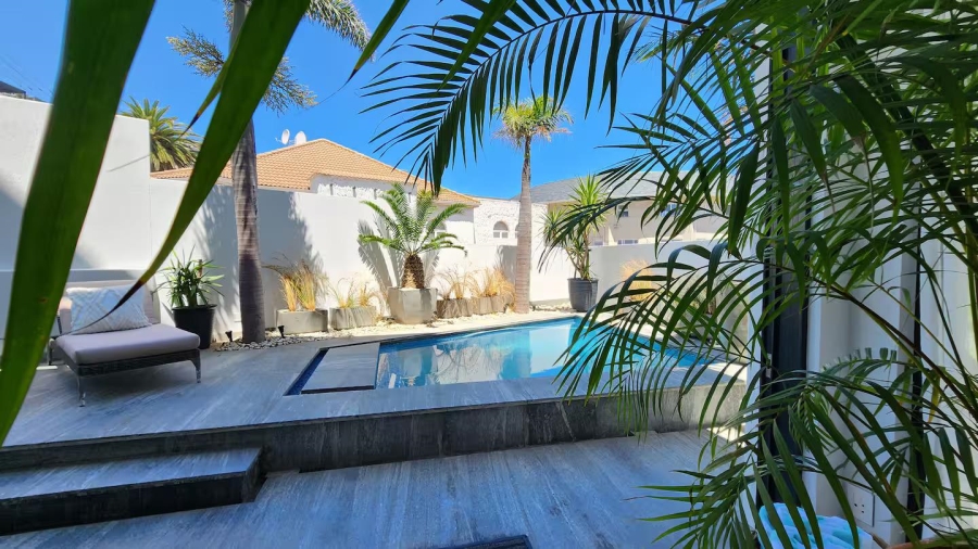 3 Bedroom Property for Sale in Bantry Bay Western Cape